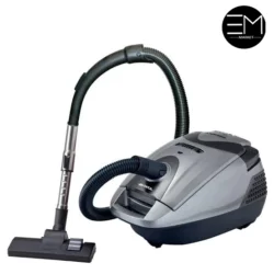جاروبرقی آریته چیست و چرا باید آن را انتخاب کنیم؟ جاروبرقی آریته، یکی از مدل‌های پرفروش و باکیفیت بازار است و اگر می‌پرسید جاروبرقی آریته چیست و چرا باید آن را انتخاب کنیم، پاسخ در ترکیب قدرت بالا، طراحی مدرن و قیمت مناسب آن نهفته است. جاروبرقی آریته یکی از برندهای محبوب و معتبر در بازار لوازم خانگی است که به دلیل کیفیت بالا، دوام طولانی و طراحی کاربرپسند، طرفداران زیادی پیدا کرده است. اگر به دنبال یک جاروبرقی قوی و کارآمد برای خانه خود هستید، مدل‌های مختلف جاروبرقی آریته در اممارکت می‌توانند گزینه‌ای عالی باشند. چه ویژگی‌هایی جاروبرقی آریته را از سایر برندها متمایز می‌کند؟ جاروبرقی‌های آریته با برخورداری از موتور قدرتمند، سیستم فیلتراسیون چندمرحله‌ای، طراحی ارگونومیک و مصرف انرژی بهینه، از جمله ویژگی‌هایی هستند که آن‌ها را متمایز می‌کنند. برخی از مهم‌ترین ویژگی‌های فنی عبارت‌اند از: موتورهای پرقدرت با مکش بالا فیلتر HEPA برای تصفیه کامل هوا طراحی کم‌صدا و مناسب برای استفاده در هر زمان بدنه سبک و قابل حمل سیم جمع‌کن خودکار و لوله تلسکوپی چرا جاروبرقی آریته انتخابی مقرون‌به‌صرفه و باکیفیت است؟ برخلاف بسیاری از برندهای گران‌قیمت، آریته توانسته کیفیت بالا را با قیمت مناسب ترکیب کند. این ویژگی باعث شده تا افرادی که به دنبال محصولی بادوام و اقتصادی هستند، به راحتی این برند را انتخاب کنند. همچنین مدل‌های متنوع آریته در اممارکت پاسخگوی نیازهای مختلف مصرف‌کنندگان است. هنگام خرید جاروبرقی آریته به چه نکاتی توجه کنیم؟ برای خریدی مطمئن و هوشمندانه، بهتر است پیش از انتخاب مدل مورد نظر، نکات زیر را بررسی کنید: نوع جاروبرقی: کیسه‌دار یا بدون کیسه؟ ظرفیت مخزن یا کیسه: متناسب با متراژ منزل نوع فیلتر: مخصوصاً اگر در خانه فردی حساس یا آلرژیک دارید وزن و ابعاد: برای استفاده روزانه و جابه‌جایی آسان میزان صدای موتور: مخصوصاً اگر کودک یا سالمند در خانه دارید قیمت و خدمات پس از فروش: همیشه از فروشگاه معتبر مانند اممارکت خرید کنید چرا خرید از اممارکت بهترین انتخاب برای تهیه جاروبرقی آریته است؟ اممارکت یکی از فروشگاه‌های معتبر آنلاین در زمینه فروش لوازم خانگی است که محصولات آریته را با ضمانت اصالت کالا، قیمت رقابتی و ارسال سریع ارائه می‌دهد. همچنین پشتیبانی حرفه‌ای و امکان مشاوره قبل از خرید، تجربه‌ای مطمئن برای کاربران فراهم می‌کند. همین حالا جاروبرقی آریته دلخواه خود را از اممارکت با بهترین قیمت سفارش دهید! با مراجعه به دسته‌بندی جاروبرقی‌های آریته در اممارکت، می‌توانید مدل‌های مختلف را بررسی، مقایسه و به‌راحتی ثبت سفارش کنید. تخفیف‌های دوره‌ای، ارسال سریع و خدمات پس از فروش از مزایای خرید از اممارکت است.